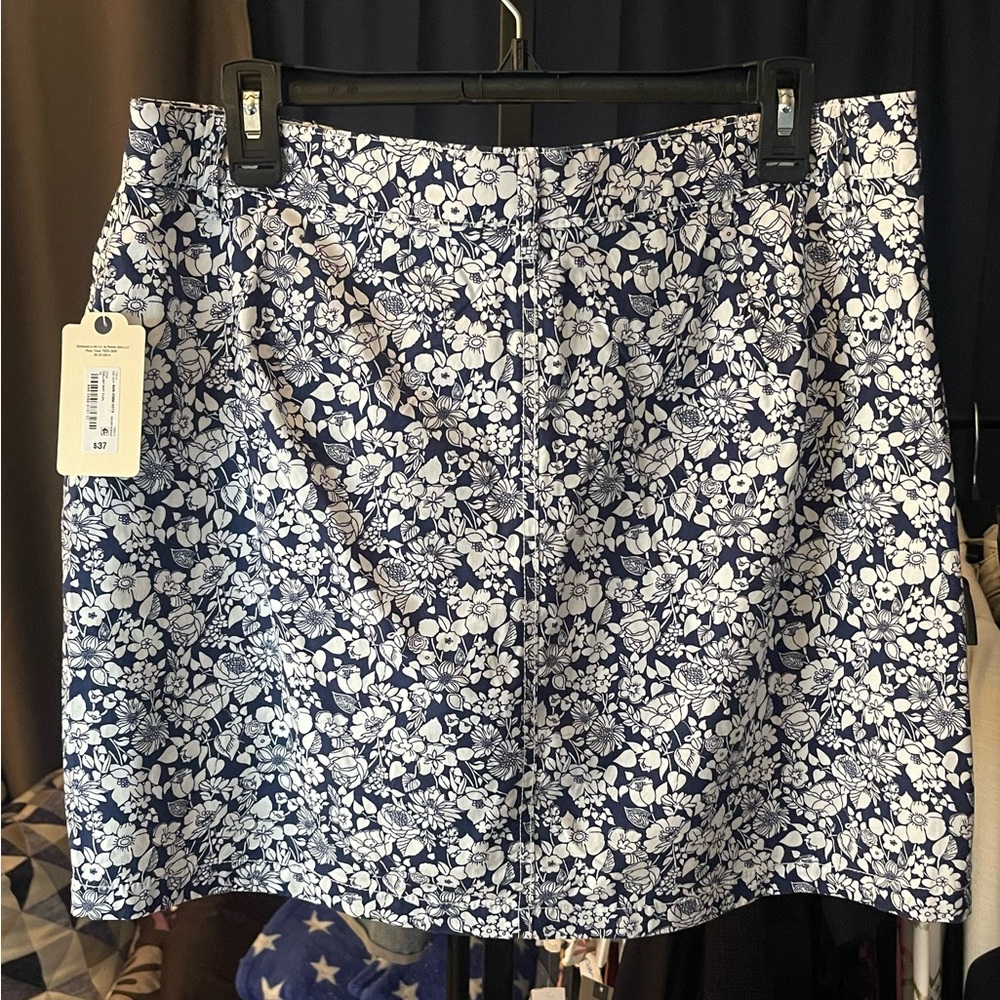 #5 - St. John’s Bay Daliah Navy Floral Skirt w/Shorts underneath. Size 12. NWT.